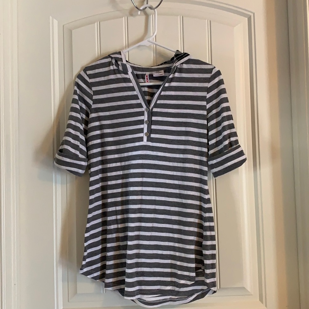 Grey and white tunic shirt with hood
